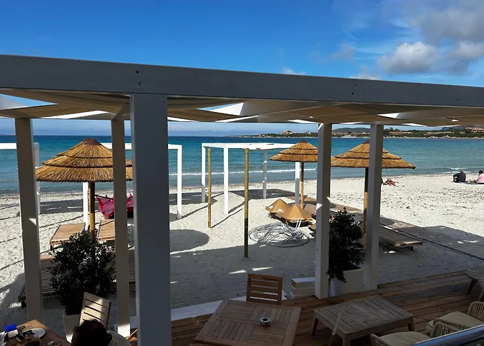 Apartahotel Ladunia - Terrace, Swimming Pool, Sea View